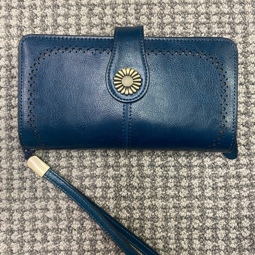 NWOT Women's Teal Leather Wristlet Wallet with Floral Snap